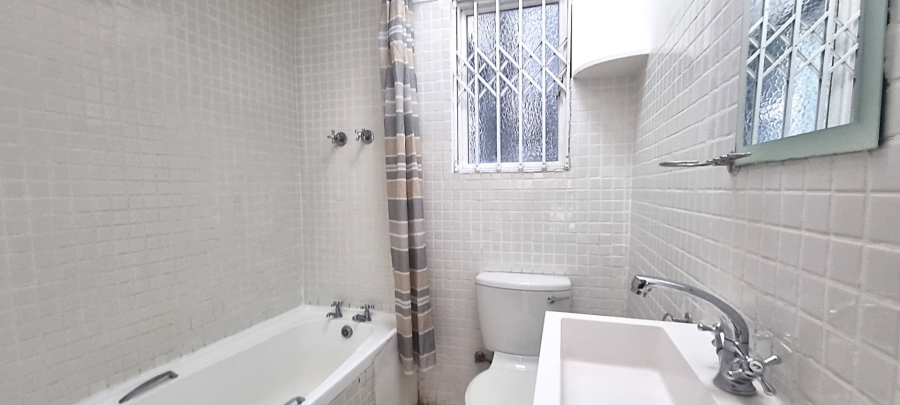 1 Bedroom Property for Sale in Vredehoek Western Cape